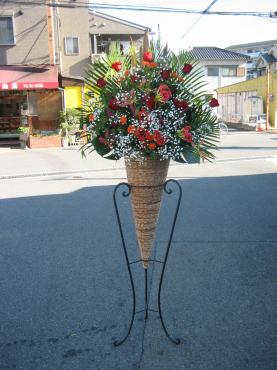 今日もハイカラなスタンドの花✿｜「フローリストつたや」　（兵庫県姫路市の花キューピット加盟店 花屋）のブログ