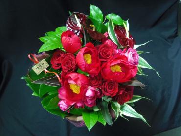 真っ赤な花束✿｜「フローリストつたや」　（兵庫県姫路市の花キューピット加盟店 花屋）のブログ