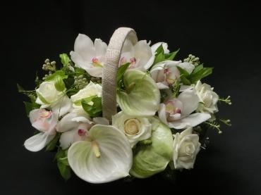 お誕生日お祝いの✿白いアレンジ✿｜「フローリストつたや」　（兵庫県姫路市の花キューピット加盟店 花屋）のブログ