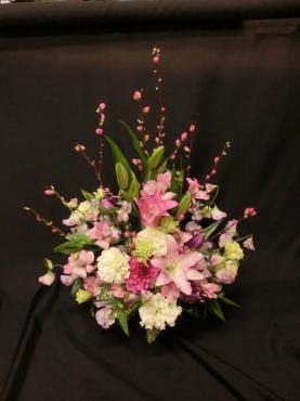 桃の花で✿御供えアレンジ✿｜「フローリストつたや」　（兵庫県姫路市の花キューピット加盟店 花屋）のブログ
