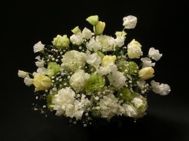 白と緑の✿アレンジ✿｜「フローリストつたや」　（兵庫県姫路市の花キューピット加盟店 花屋）のブログ