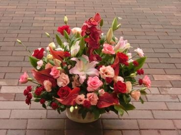 赤とピンクのアレンジメント✿｜「フローリストつたや」　（兵庫県姫路市の花キューピット加盟店 花屋）のブログ