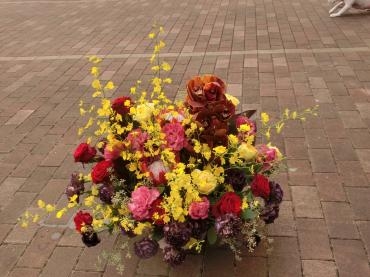 ロックなアレンジメント✿｜「フローリストつたや」　（兵庫県姫路市の花キューピット加盟店 花屋）のブログ