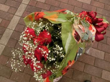 赤バラの花束✿｜「フローリストつたや」　（兵庫県姫路市の花キューピット加盟店 花屋）のブログ