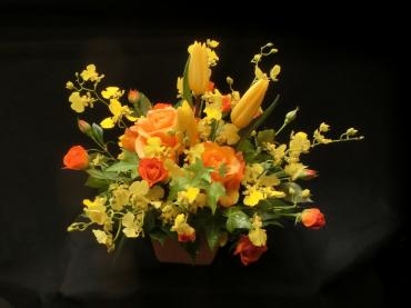 チューリップやフリージャのアレンジメント✿｜「フローリストつたや」　（兵庫県姫路市の花キューピット加盟店 花屋）のブログ