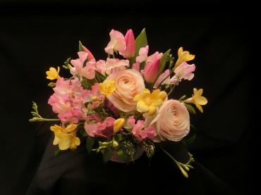 春の花でアレンジメント✿｜「フローリストつたや」　（兵庫県姫路市の花キューピット加盟店 花屋）のブログ