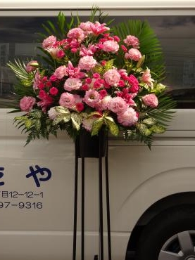 ピンクのスタンド花✿｜「フローリストつたや」　（兵庫県姫路市の花キューピット加盟店 花屋）のブログ