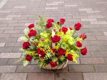 赤い薔薇のアレンジメント✿｜「フローリストつたや」　（兵庫県姫路市の花キューピット加盟店 花屋）のブログ