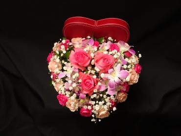 ♥ハートのアレンジメント✿｜「フローリストつたや」　（兵庫県姫路市の花キューピット加盟店 花屋）のブログ